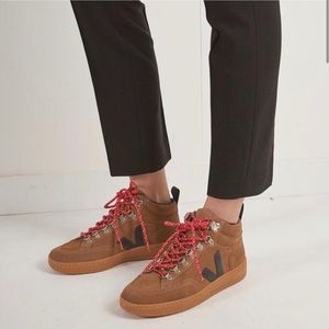 Women's Roraima Suede Brown/Black-Gum Sole